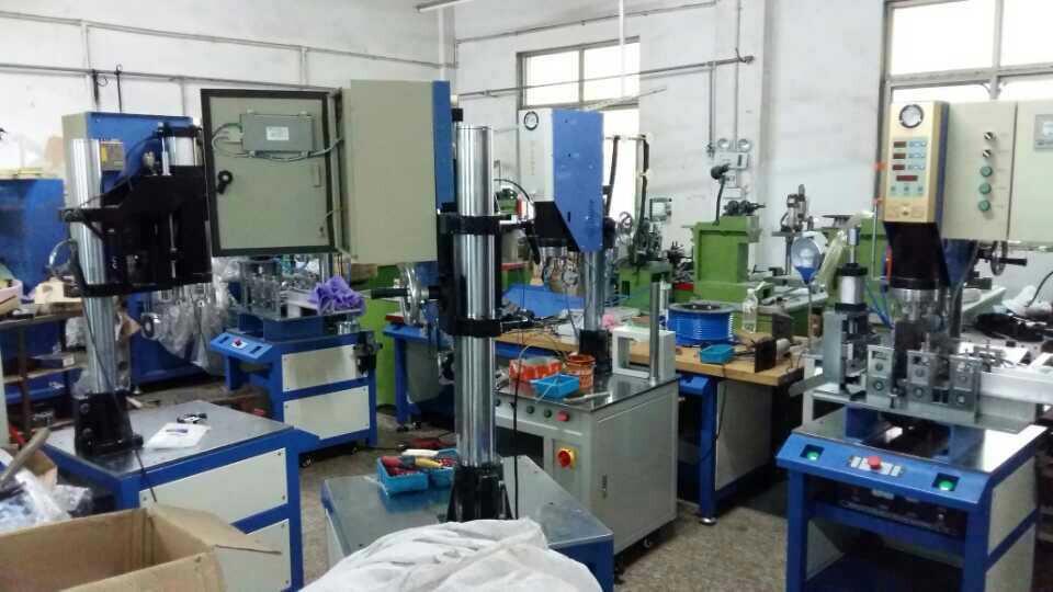 全國(guó)最大銷(xiāo)量最好名譽(yù)最高的一家品牌清潔球機(jī)器廠家 金屬成型設(shè)備 刷洗大王機(jī)器生產(chǎn)廠家圖片_高清圖_細(xì)節(jié)圖-臨沂云峰清潔球機(jī)器設(shè)備廠 -