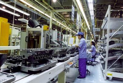 一汽-大眾公司發動機車間生產線。